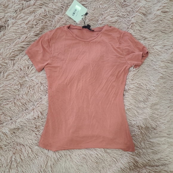 US6 Crew Neck Fitted T Shirt in Pink Missguided - Picture 2 of 9